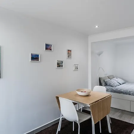 Apartment Close To Belem, With A Terrace